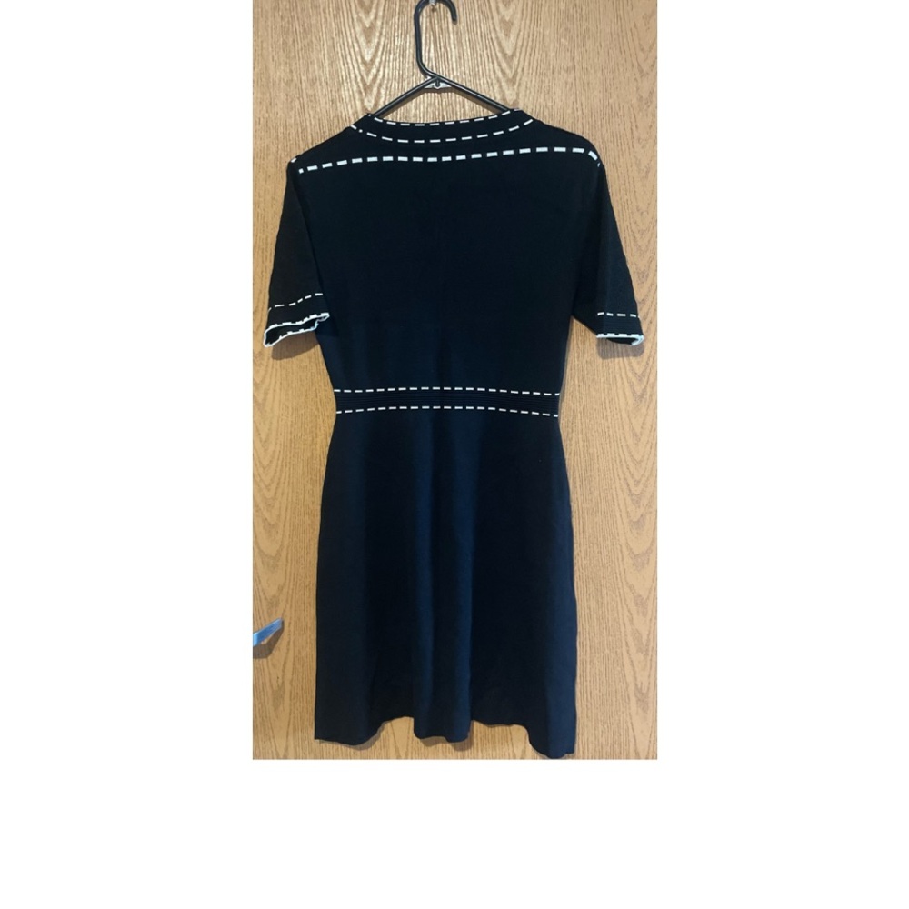 SALE🎈NWOT BEAUTIFUL KNIT DRESS WITH WHITE STITCHING AND UNIQUE BUTTONS! - Picture 10 of 10